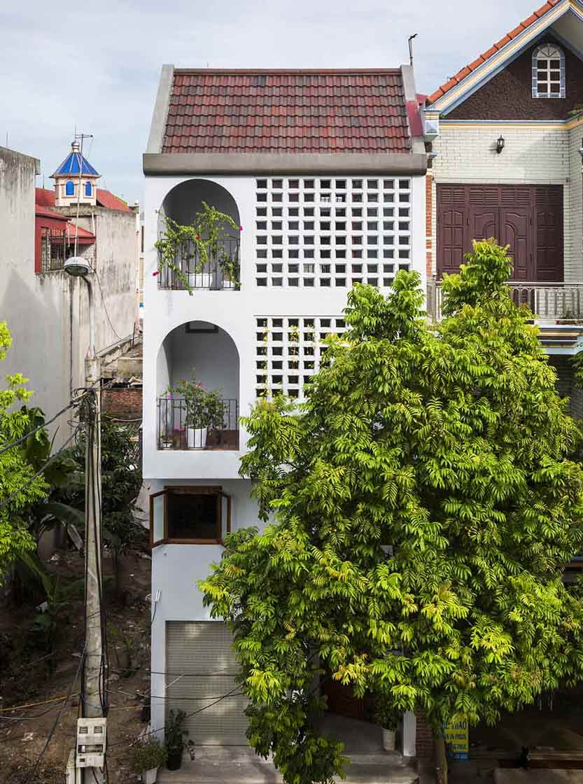 Read more about the article Nhà cho mưa | Gutter house