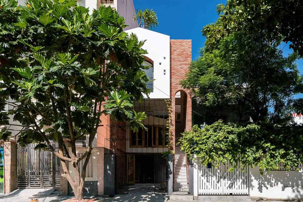 You are currently viewing DT House I IZ Architects