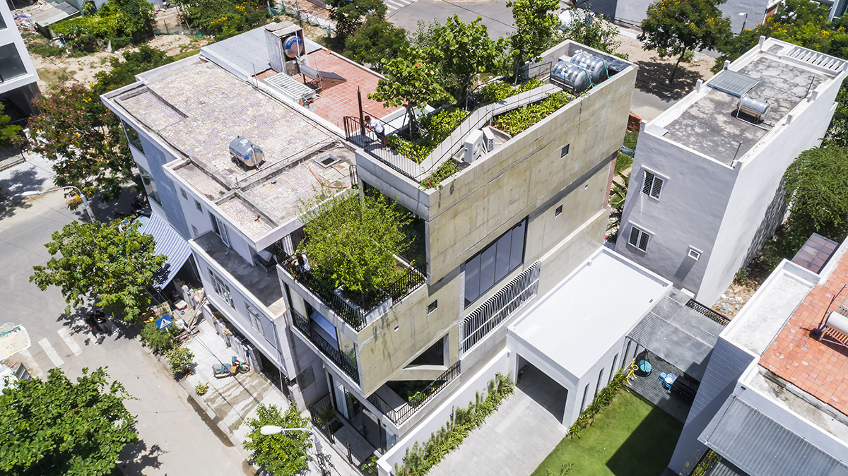 Read more about the article The Concrete House I Ho Khue Architects