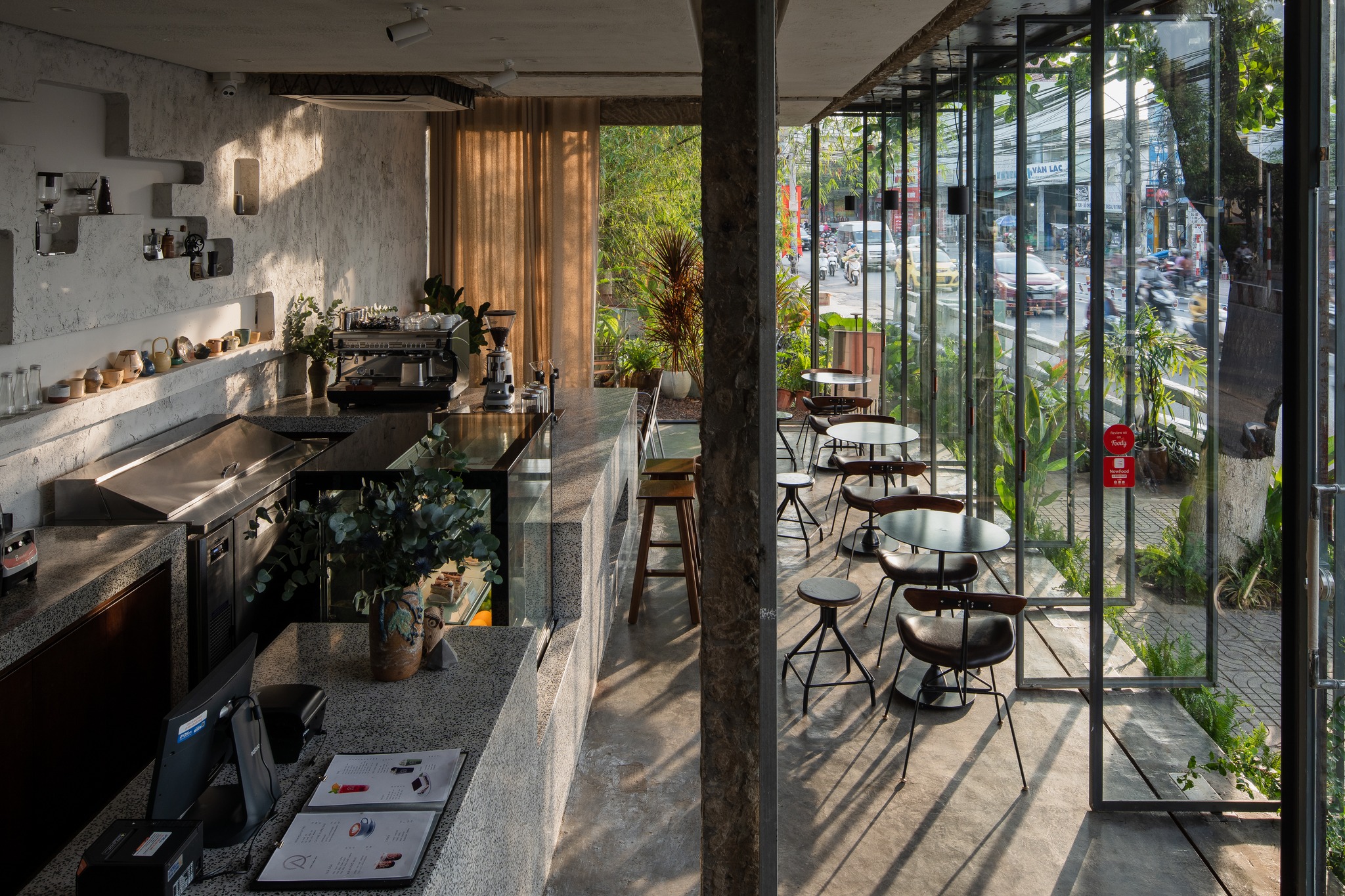 Read more about the article Nomad Café | A+H Architects