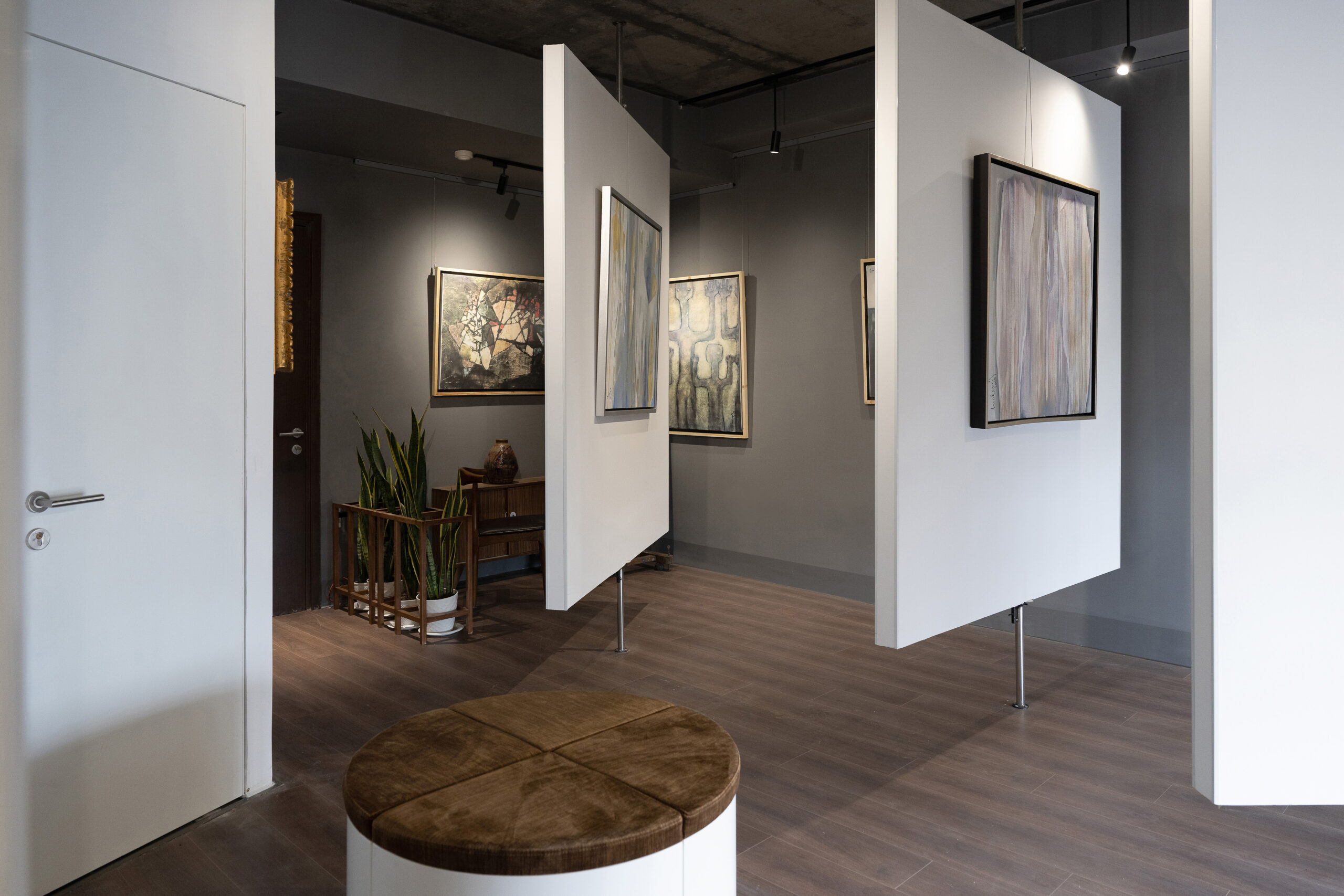 Read more about the article TRỊNH CUNG GALLERY & STUDIO | ROOM+ Design & Build
