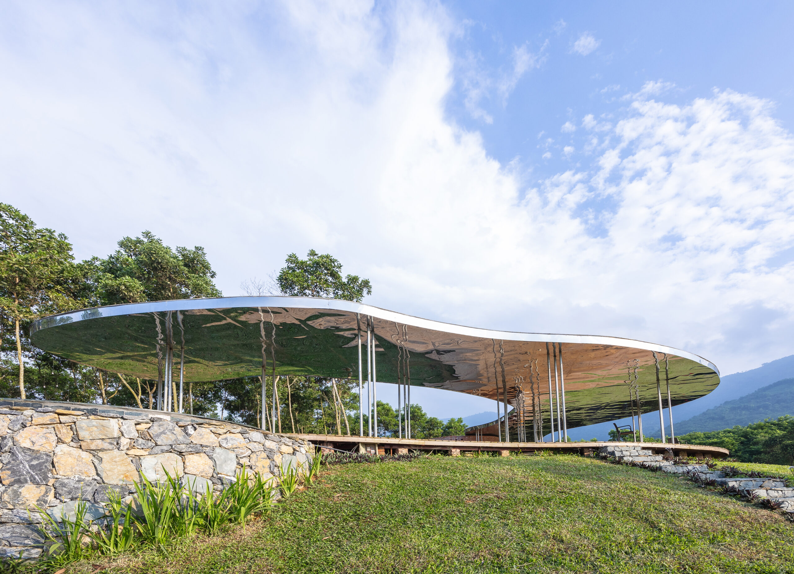 Read more about the article Quin Pavilion | IDEE Architects