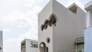 Read more about the article CLOUD HOUSE | ROOM+ DESIGN & BUILD