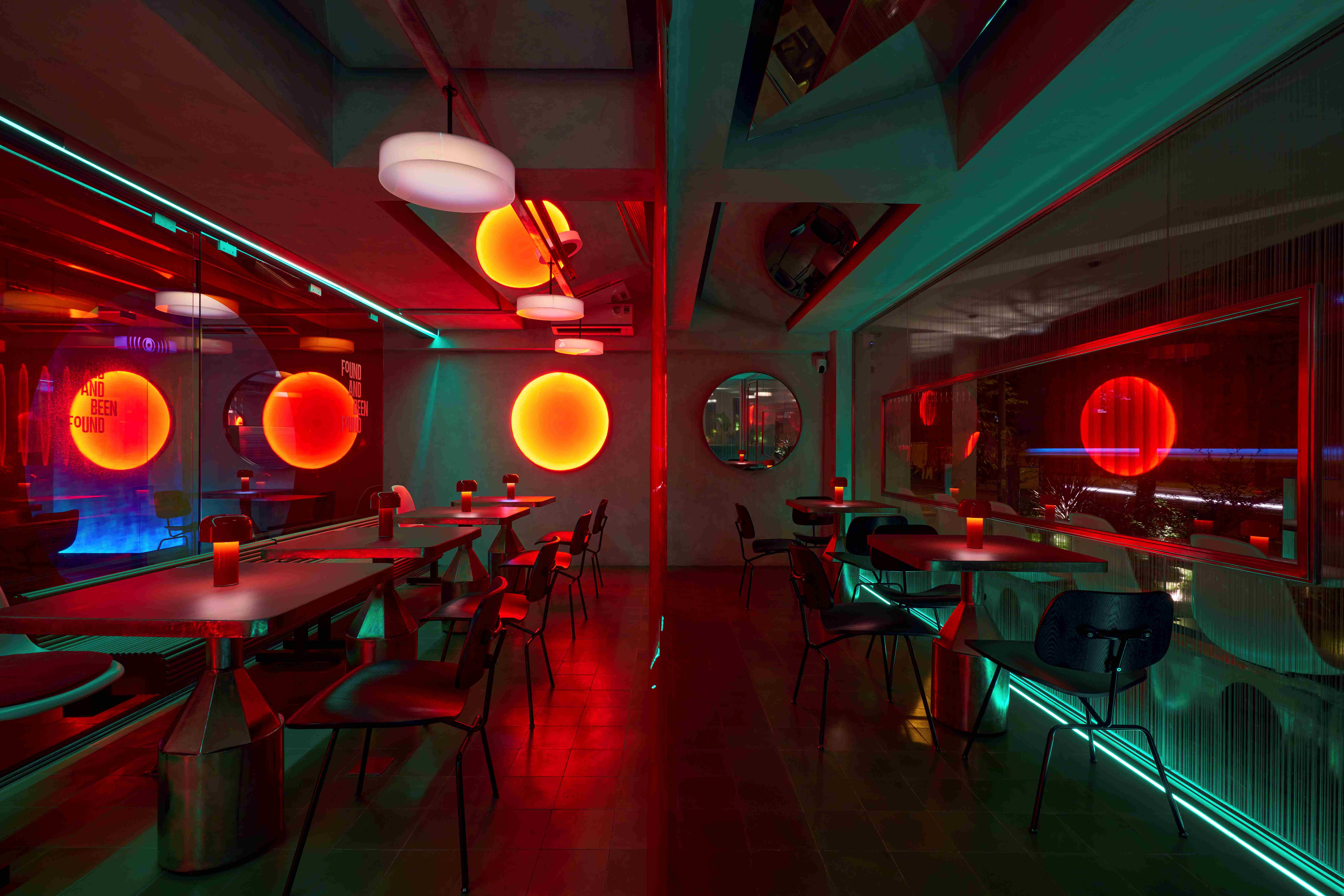 Read more about the article OKKIO NGUYỄN SIÊU |  RED5 STUDIO