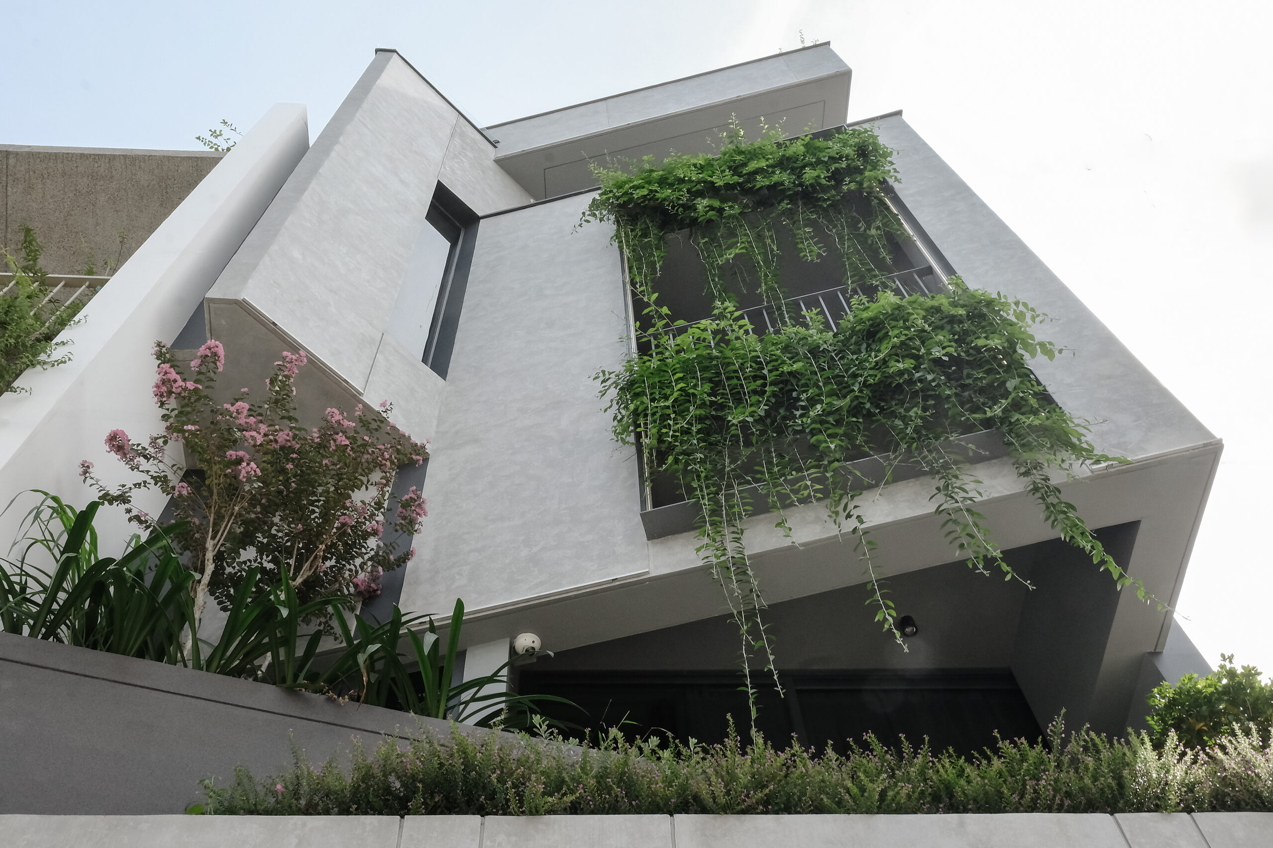 Read more about the article H HOUSE | CÔNG TY CỔ PHẦN XÂY DỰNG KIẾN TRÚC NỘI THẤT 3A DESIGN