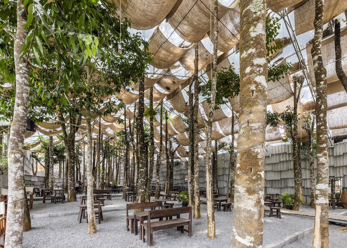 Read more about the article MIX RESTAURANT |  BLOOM ARCHITECTS & ASSOCIATES