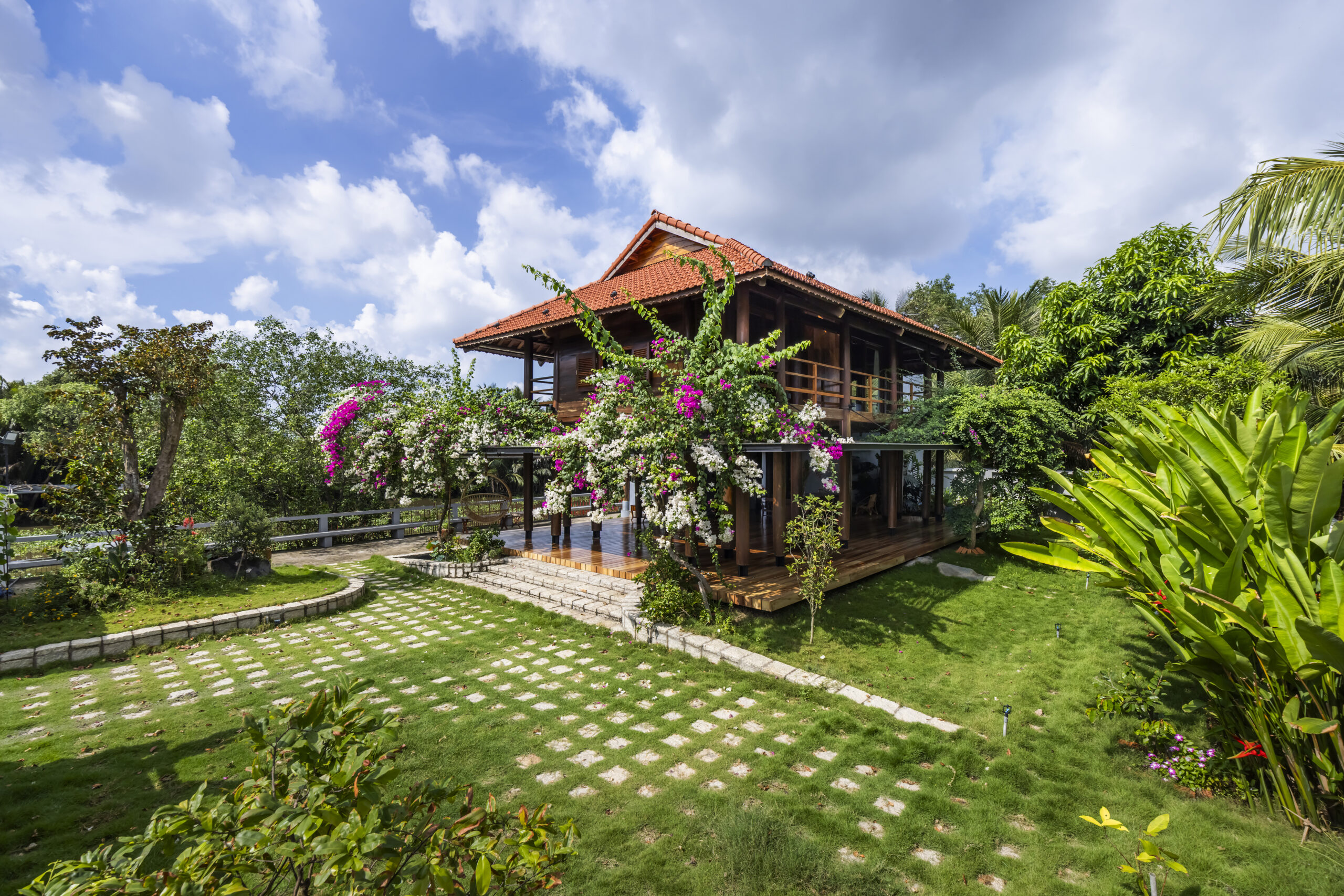 Read more about the article BẾN LỨC RIVERSIDE RETREAT | 6717 STUDIO