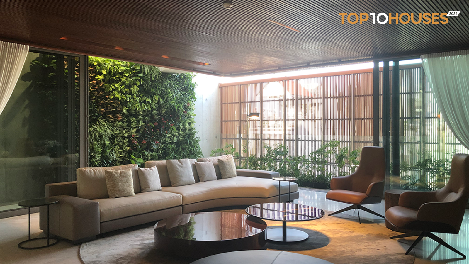 Read more about the article NHÀ CAO | TOAN NGUYEN ARCHITECTS​